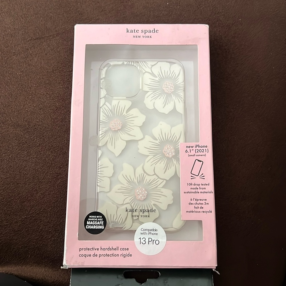 A new iPhone 13 Pro phone case